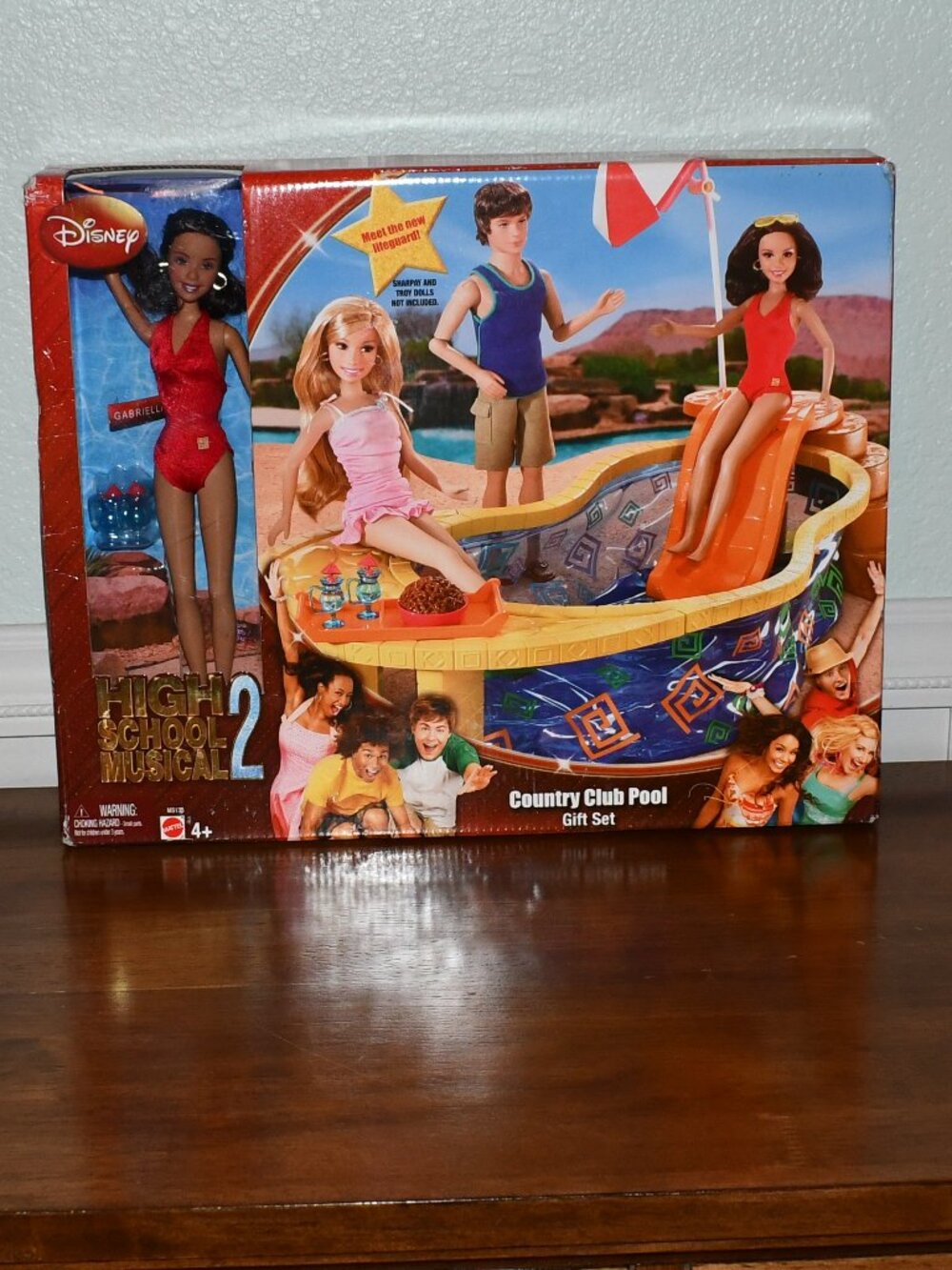 High School Musical 2 CLUB POOL GIFT SET with 10" GABRIELLA DOLL NEW IB